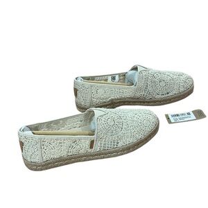 Tom’s Cream Crochet Lace Slip-On